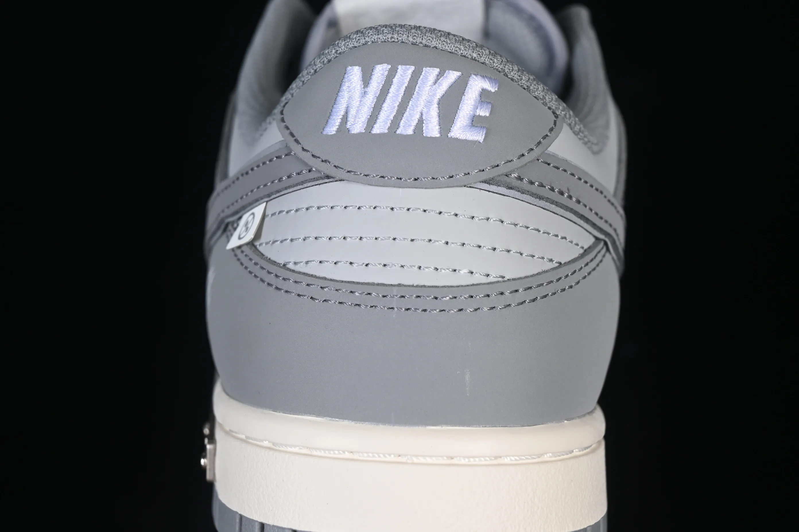 All categories Nk SB Dunk Series Nk SB Dunk Low High-end customized low-top sneakers Nike SB Dunk Low Anniversary high-end customized low-top casual sneakers GW0510-051